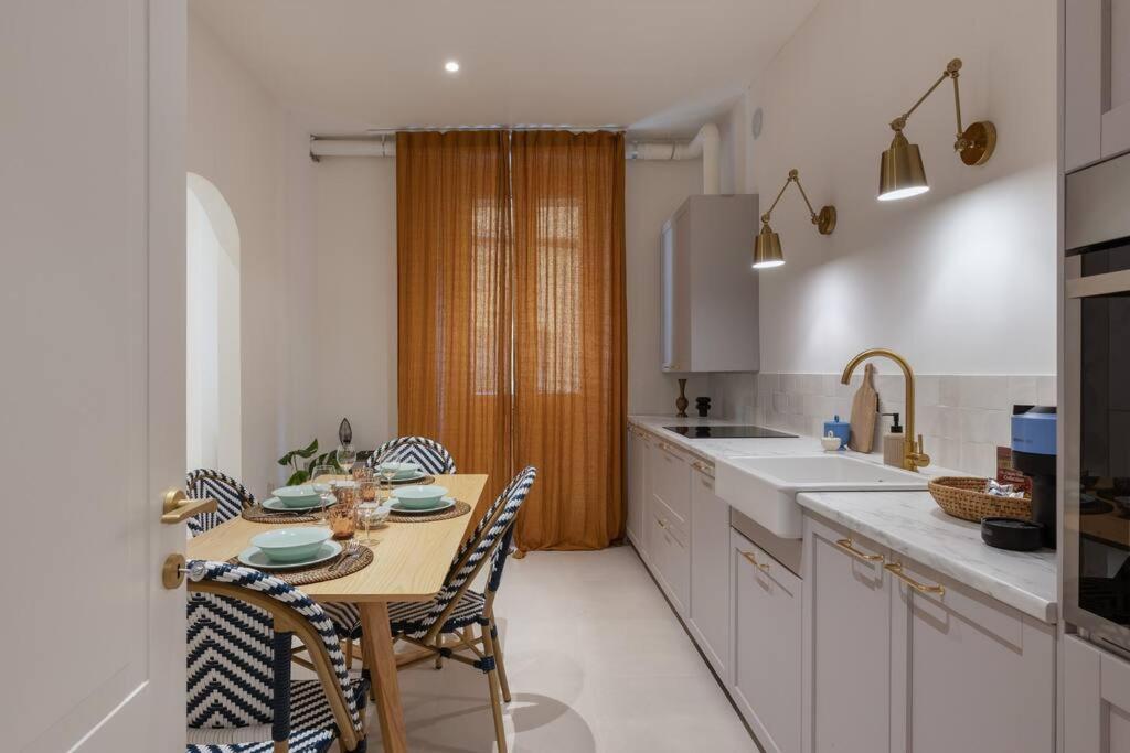 טריאסטה Foscolo 46 - Elegant Family Apartment מראה חיצוני תמונה