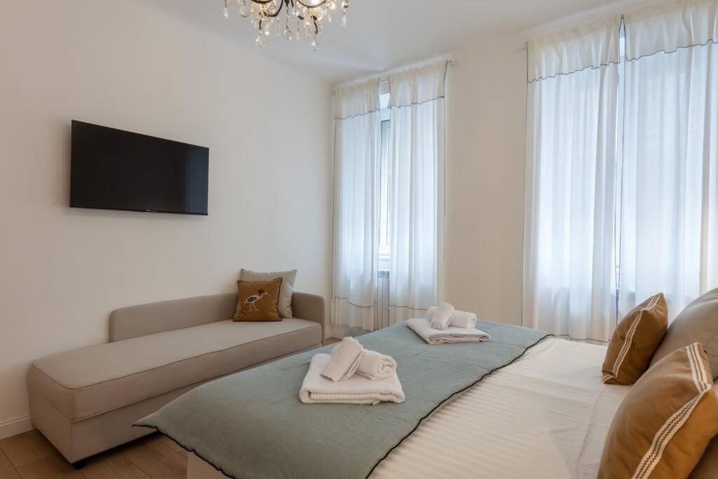 טריאסטה Foscolo 46 - Elegant Family Apartment מראה חיצוני תמונה