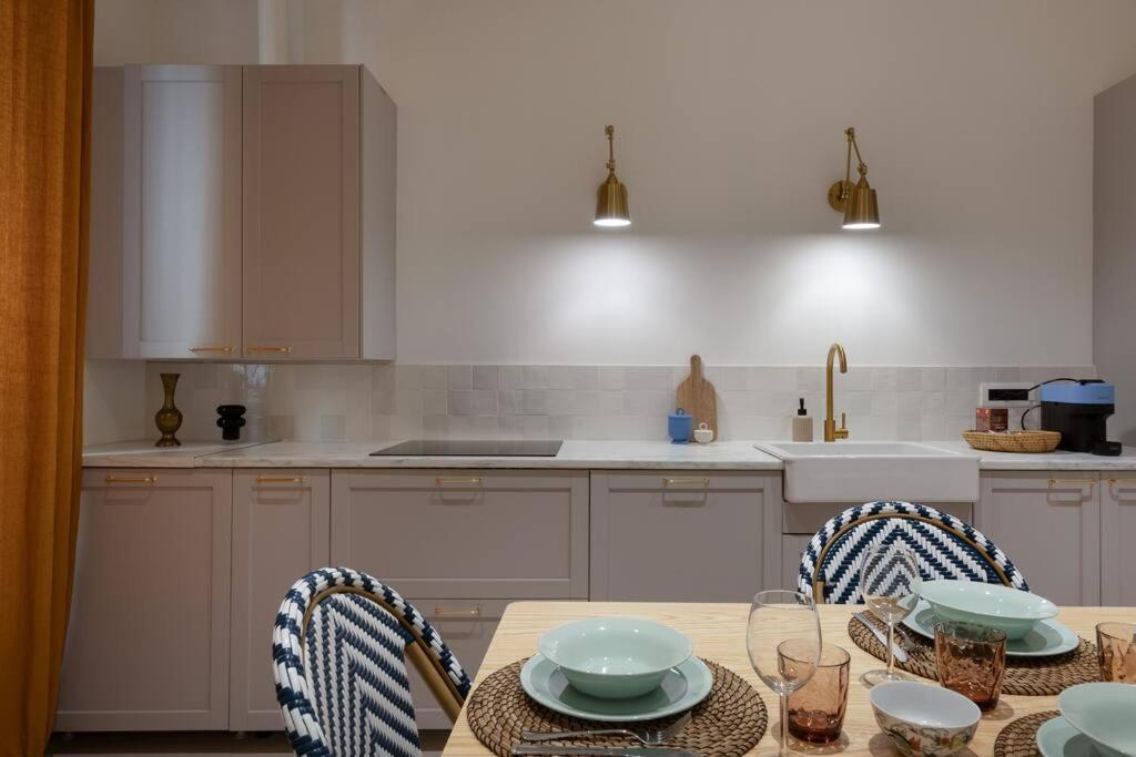 טריאסטה Foscolo 46 - Elegant Family Apartment מראה חיצוני תמונה